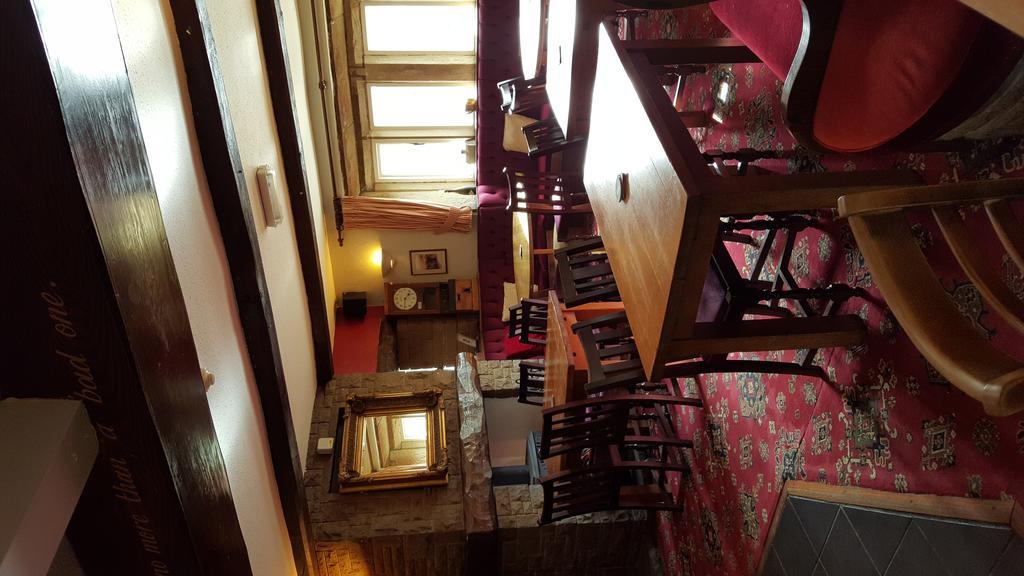 The Rose And Crown Hotel ฮัดเดอร์สฟิลด์ ภายนอก รูปภาพ