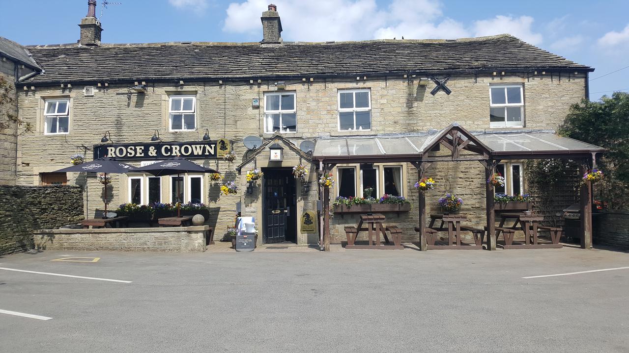 The Rose And Crown Hotel ฮัดเดอร์สฟิลด์ ภายนอก รูปภาพ