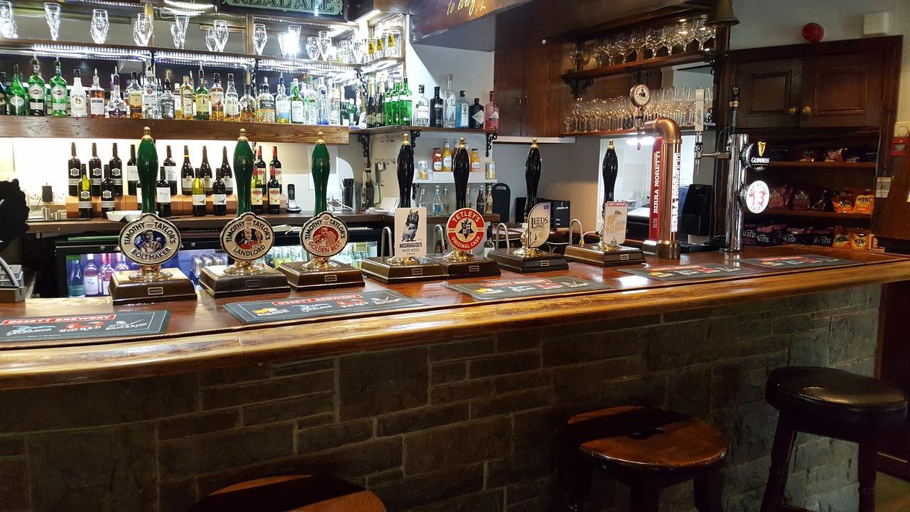 The Rose And Crown Hotel ฮัดเดอร์สฟิลด์ ภายนอก รูปภาพ