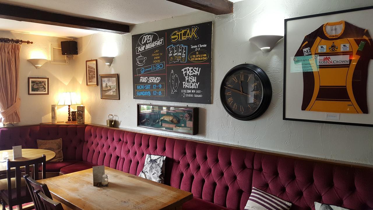 The Rose And Crown Hotel ฮัดเดอร์สฟิลด์ ภายนอก รูปภาพ